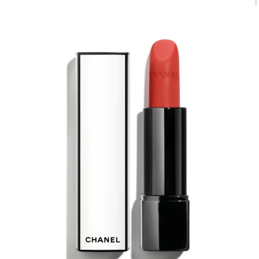 CHANEL Lipstick - Classic Coral Red 01:00